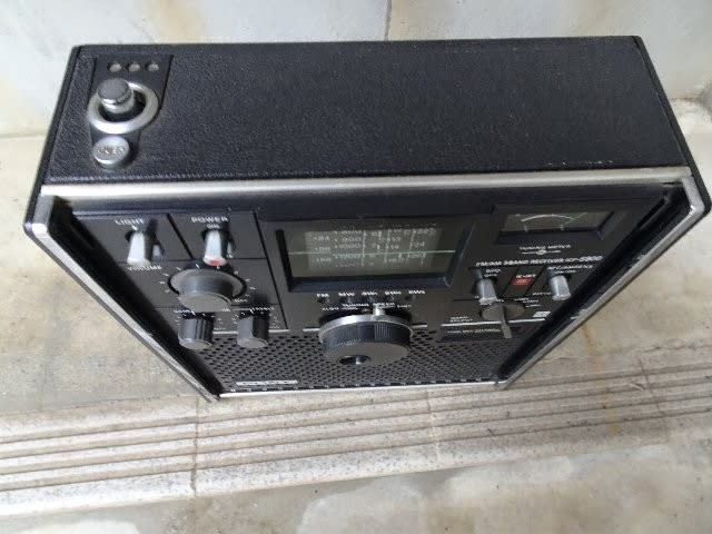 昭和の音がするラジオ SONY スカイセンサー ICF 昭和の音がするラジオ SONY スカイセンサー ICF