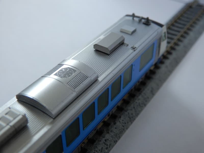KATO HB-E300系「リゾートしらかみ」(青池編成)4両セット 入線