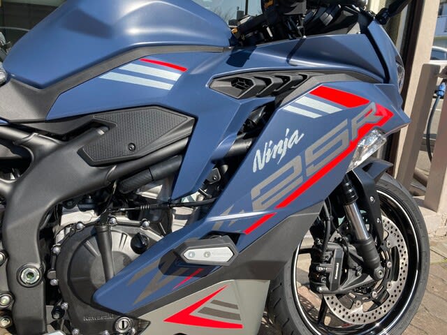 2022/2/25◇新色ブルー入荷!2022モデル「ZX-25R SE 2022/2/25◇新色ブルー入荷!2022モデル「ZX-25R SE