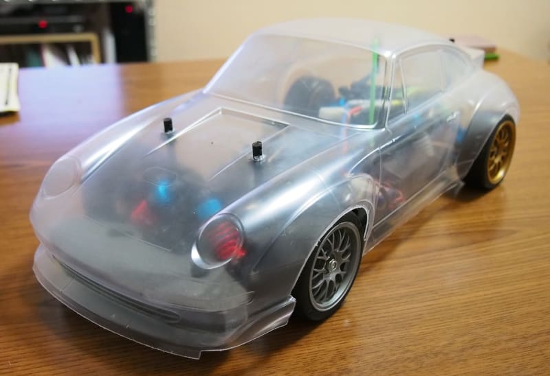 タミヤ 1/10 ポルシェ911 GT2 ボディ搭載 - （有）佐伯製作所