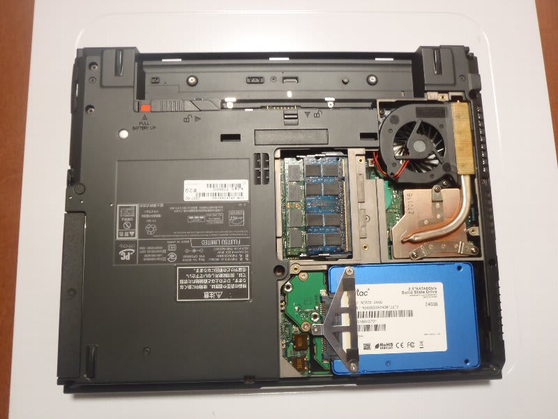 ASUS ノートPC SSDに換装 - 野路物大発見