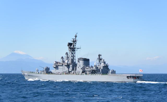 訓練展示とブルーインパルス～平成27年度自衛隊観艦式