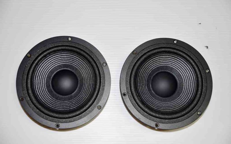 JBL A820 ヴェッキオのウーハーのエッジ交換も完了したが JBL A820 ヴェッキオのウーハーのエッジ交換も完了したが