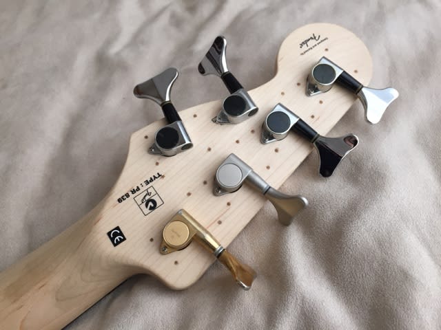 Squier by FENDER / Deluxe Jazz Bass® Active V 大改造6弦