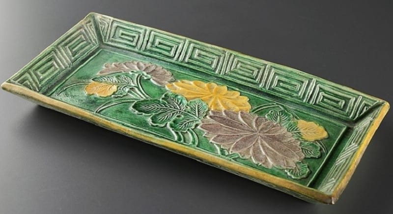 作家物　陶芸家　鯉江良二　織部　長皿　共箱　織部焼　緑釉　まな板皿　長方皿 作家物 陶芸家 鯉江良二 織部 長皿 共箱 織部焼 緑釉