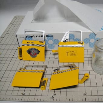 タクシードライバー　トラヴィスの1/18チェッカーキャブ　1/18 TAXI DRIVER Travis’s NY checker Cab