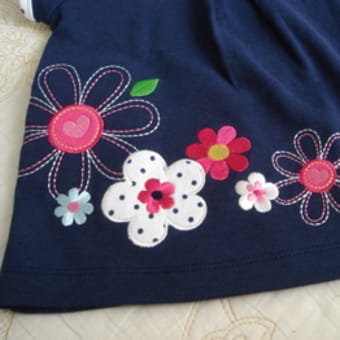 紺地に お花の刺繍ツーピース