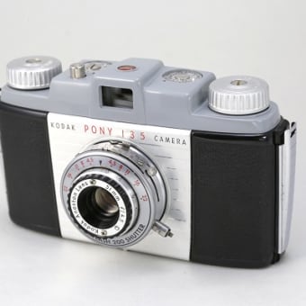 フィルム各社が創生した懐かしの芽生えカメラ市場