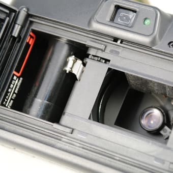 ズームコンパクトカメラ時代までの隙間製品・2焦点カメラ