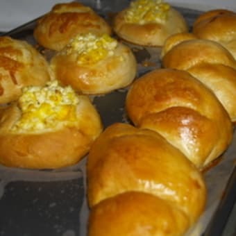 チーズパン、卵パン、ウィンナーパン（JAN.8.2009)