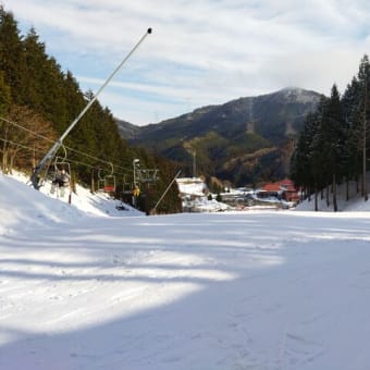 いぶきの里スキー場にて今シーズン初滑りを楽しみました。