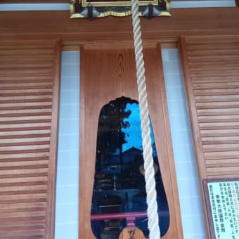本日は法楽寺へ。明日の彼岸法要の申し込みに。なけなしの６０００円を支払って。おみくじは前回と同じ１５番吉。