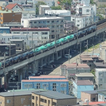 今は思い出新札幌駅付近走行する石油専用列車