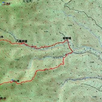 新緑の釈迦が岳。
