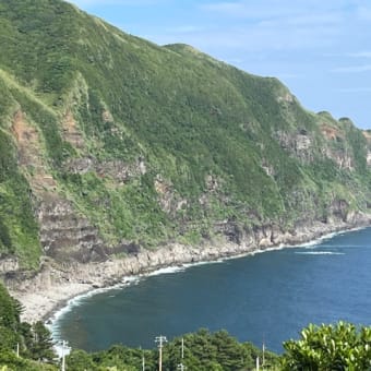 藍ケ江の海✨6月8日(日)⛅️ 鱗雲☁️ 青ヶ島見えました🏝️