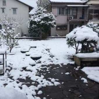 定休日でも記録的な雪　!! 注文たんすの金物打ち