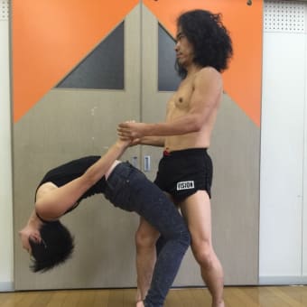 踊るヨガとしてのBIOZOUK考