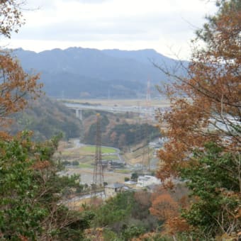 冬の牟礼山から琵琶湖を望む