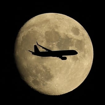 月夜飛行