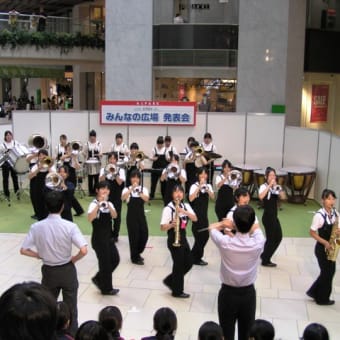 山陽女学園中等部高等部　マーチングバンド部　　　　　　　　　　　　　みんなの広場　父の日発表会