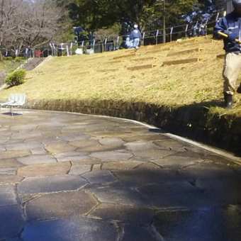 晴天の公園～テラスの清掃～準備は整いました！！