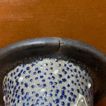 手島鉢、瑠璃釉あられ 波千鳥文