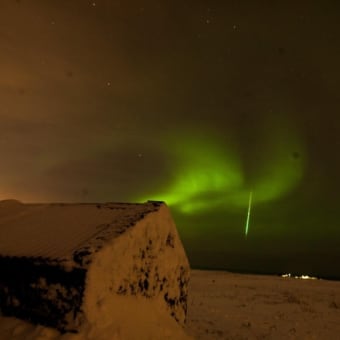 アイスランド（Iceland 🇮🇸）：　Stunning Shooting Star