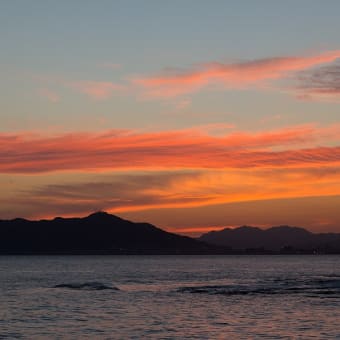 秋空と函館山と夕陽