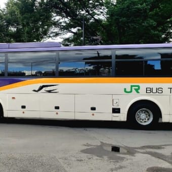 JR高速バス　E８系カラー