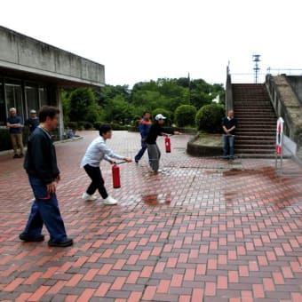 地震体験でグッラグッラ
