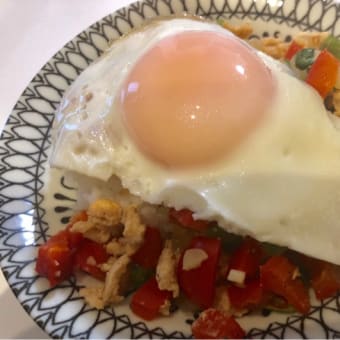 家庭菜園のバジルを使って、パスタ料理とタイ料理