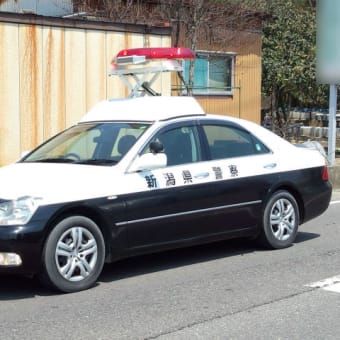 新潟県警　180系クラウンパトカー