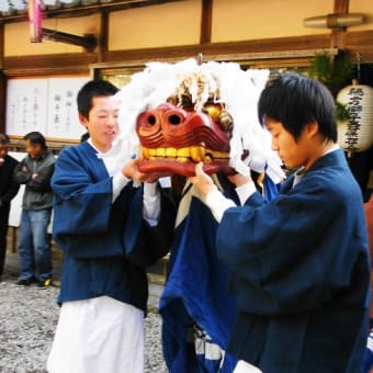 宇賀多神社の獅子舞　（志摩市阿児町鵜方）