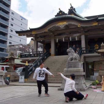 マルシェ（難波神社）で、ダンスとハープと。