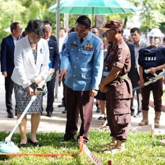 日本カンボジア外相会談　地雷イニシアティブを打ち出す