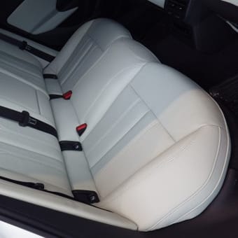 【新型A5生産初期グローバル限定モデル】アウディ・新型A5 edition one 展示 in Audi富山