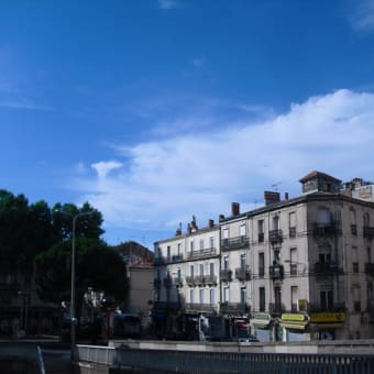 今日のフランスのニュース。あられ、大統領官邸で行われた音楽祭への批判、極右の検挙。