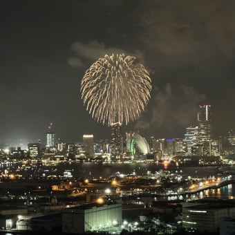 横浜開港祭　花火大会　６月２日（月）