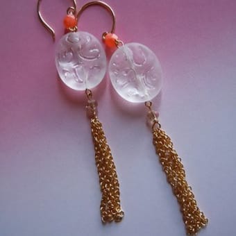 珊瑚色のタッセルイヤリング  Coral Colour Tassel Earring