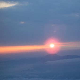 アンヌプリに沈む，夕日　（羊蹄山頂より）