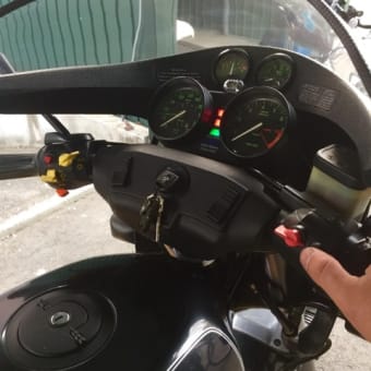春の恒例行事 R100のオイル交換してみた。