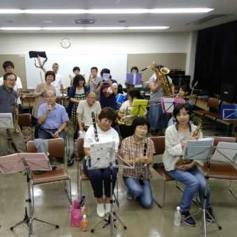 パーカッションの音量が。