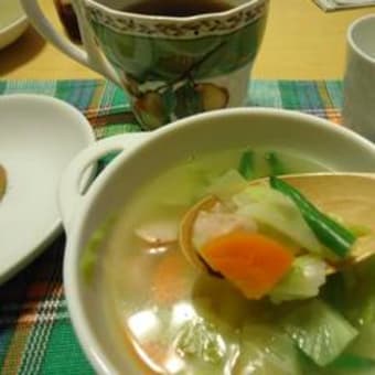 温かいものが恋しくなってきました～野菜スープ