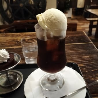 3ヶ月待ちのコーヒーフロート