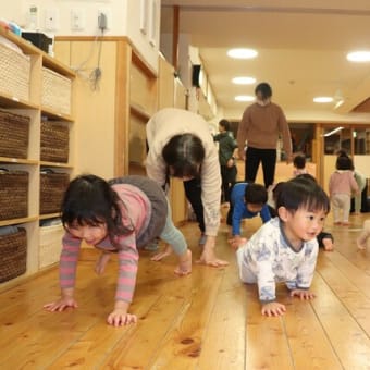 リズム遊び・新聞あそび♪