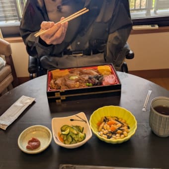 美味しいもの食べたい。