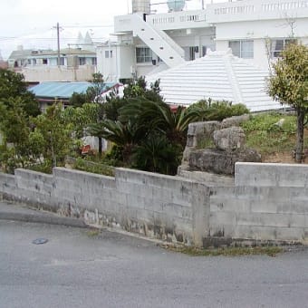 沖縄の史跡７　喜友名の石獅子群