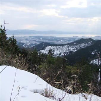 雪の嵩山と真山　2011年1月19日２１日