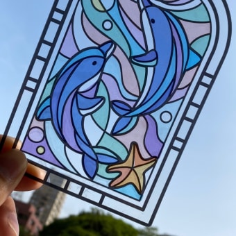 ステンドグラス風シール塗り絵　イルカ（夕の海）