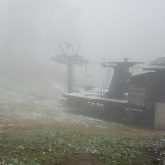 野沢温泉にも初雪